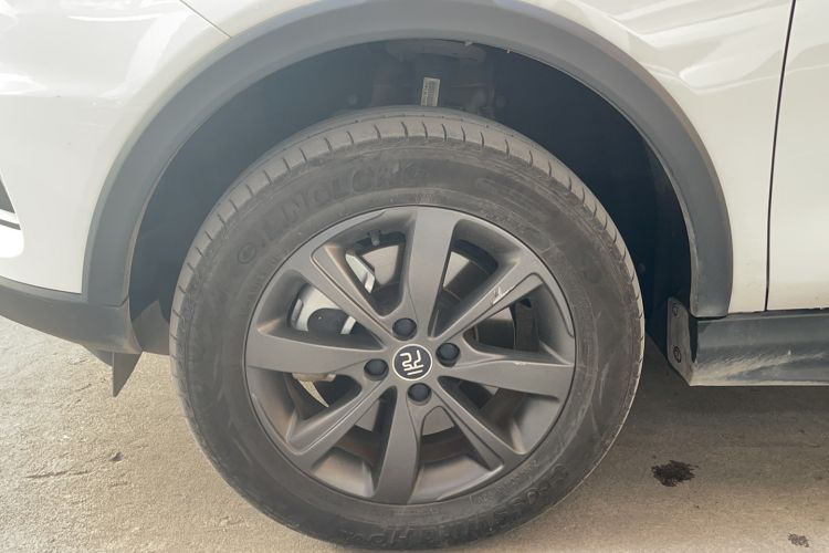 Used BYD Yuan New Energy 2019 EV360 Smart Connect Enjoyment Model Left Front Wheel Hub