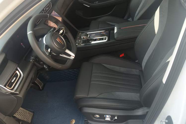 Used Hongqi H6 2023 2.0T Zhiyi Version
