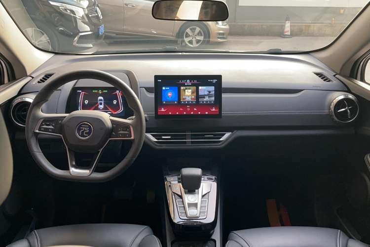 Used BYD Yuan New Energy 2019 EV360 Smart Connect Enjoyment Model Center Console
