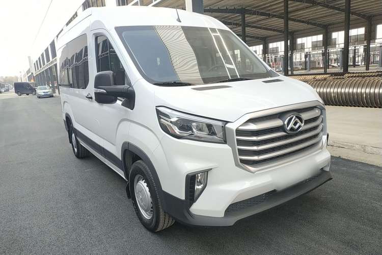 Used SAIC MAXUS Xintu V90 2022 2.0T Manual Zhiyun King Rear-Drive Long Wheelbase High-Roof with Single Rear Tire—6/7 Seats
