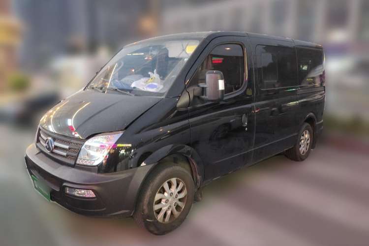 Used SAIC MAXUS 2019 2.5T Classic Model AMT Aoyuntong Facelifted Short Wheelbase Ultra-Low Roof 5/6-Seater