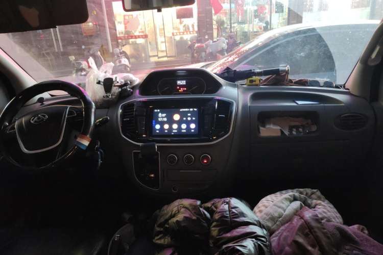 Used SAIC MAXUS  2019 2.5T Classic Model AMT Aoyuntong Facelifted Short Wheelbase Ultra-Low Roof 5/6-Seater
