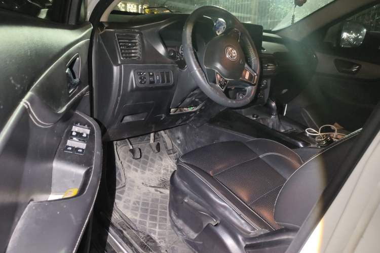 Used Dongfeng Fengon S560 2018 1.8L Manual Comfort 7-Seater Driver Seat