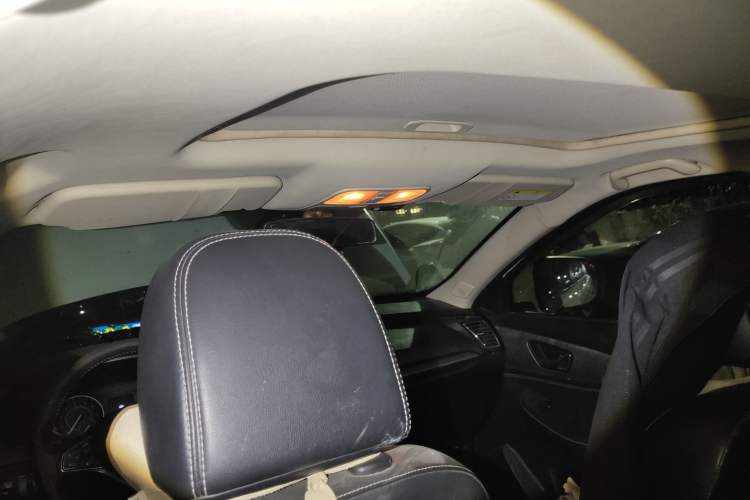 Used Dongfeng Fengon S560 2018 1.8L Manual Comfort 7-Seater Headliner