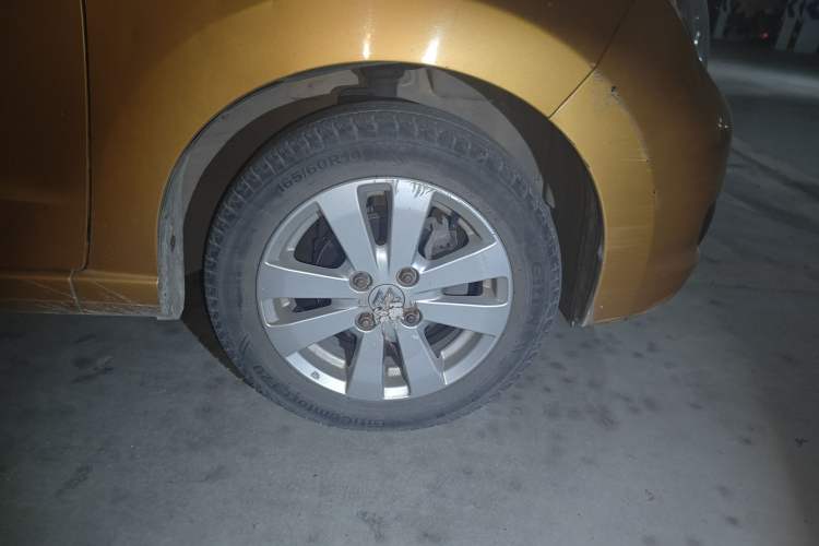 Used Suzuki Alto 2009 1.0L Manual Deluxe Edition Right Front Wheel Hub