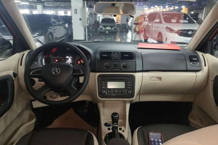 Used Skoda Fabia 2014 1.6L Scout
