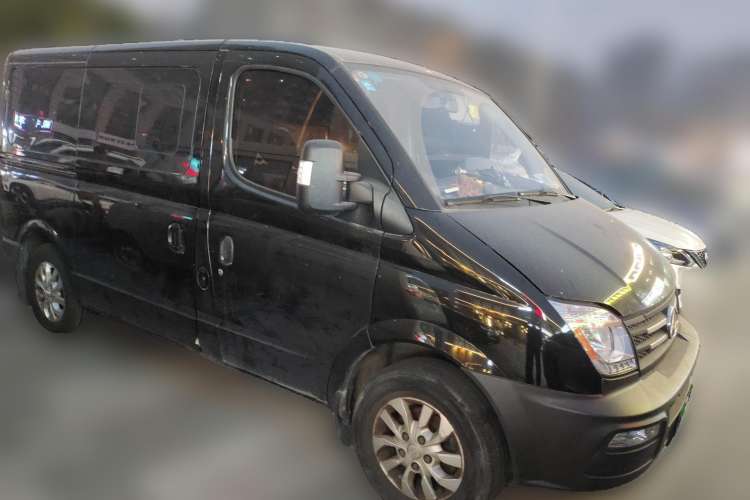 Used SAIC MAXUS  2019 2.5T Classic Model AMT Aoyuntong Facelifted Short Wheelbase Ultra-Low Roof 5/6-Seater
