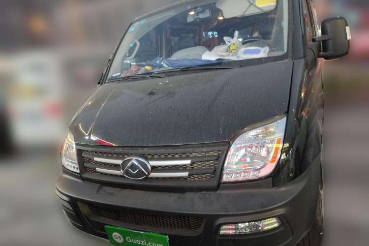 Used SAIC MAXUS  2019 2.5T Classic Model AMT Aoyuntong Facelifted Short Wheelbase Ultra-Low Roof 5/6-Seater
