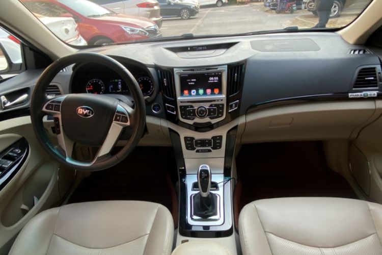 Used BYD e5 2017 300 Prestige Edition
