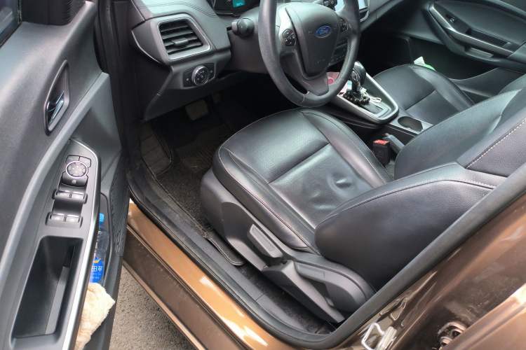 Used Ford Escort 2015 1.5L Automatic Fashion Model
