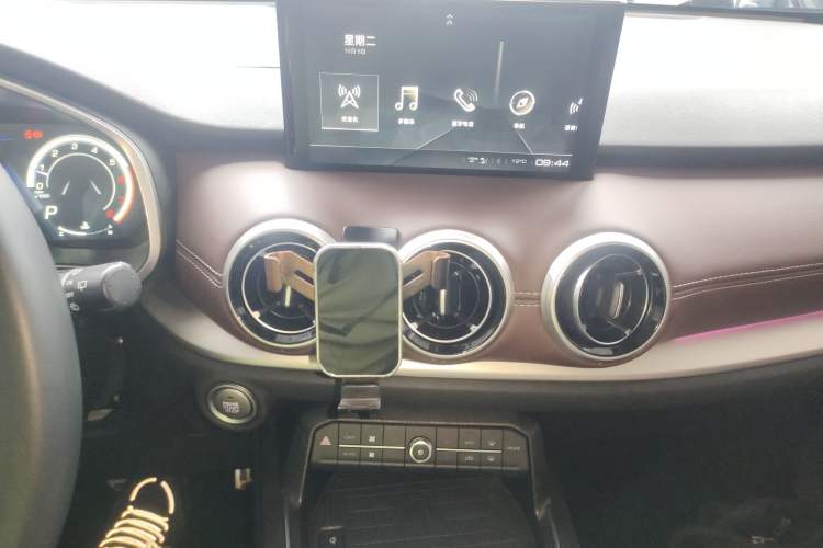 Used Wey VV6 2019 2.0T Two-Wheel-Drive Ultra-Luxury Version China VI Standard
