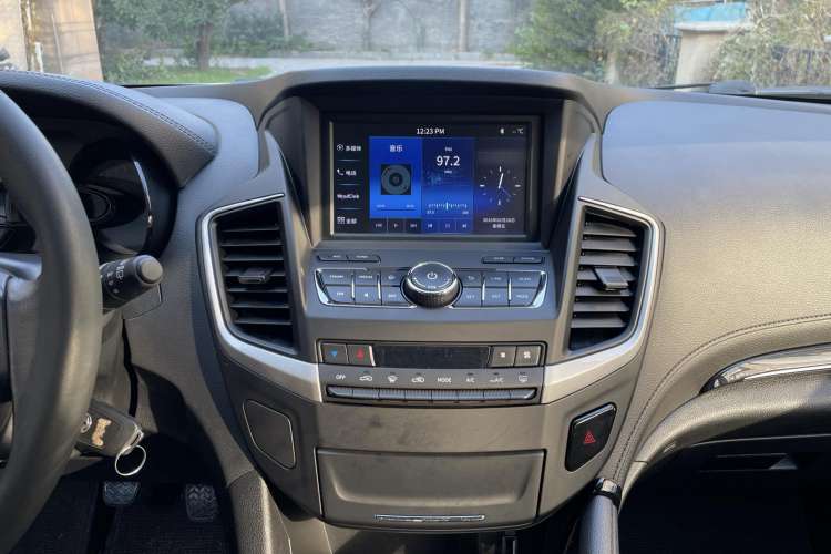 Used Dongfeng Aeolus AX7 2019 Classic 230T Manual Elite Model China VI Standard
