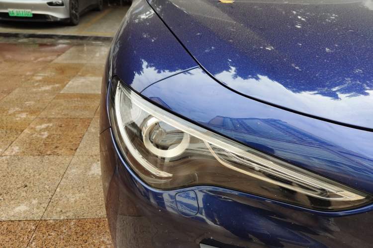 Used Alfa Romeo Stelvio 2017 2.0T 280HP Luxury Edition Right Front Headlight