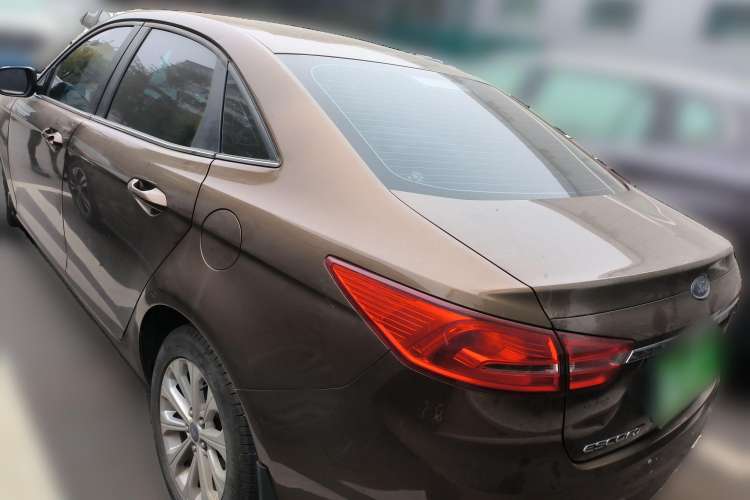 Used Ford Escort 2015 1.5L Automatic Fashion Model
