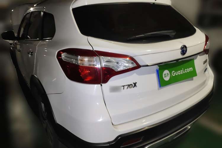 Used Venucia T70X 2015 2.0L CVT SmartFun Sport Edition
