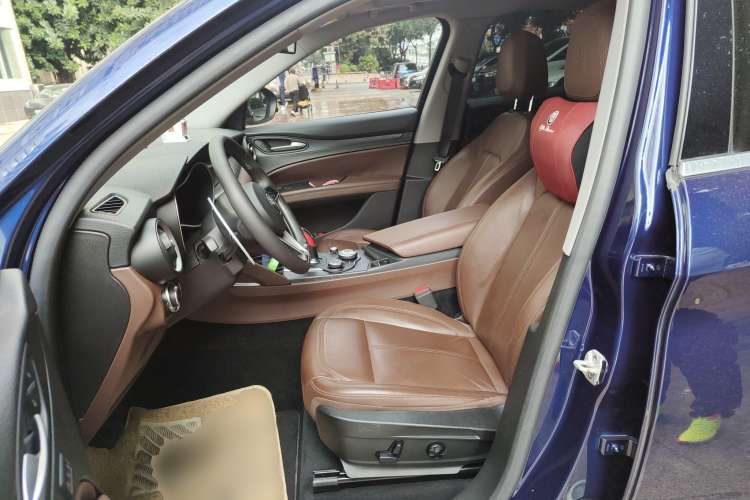 Used Alfa Romeo Stelvio 2017 2.0T 280HP Luxury Edition Left Front Seat