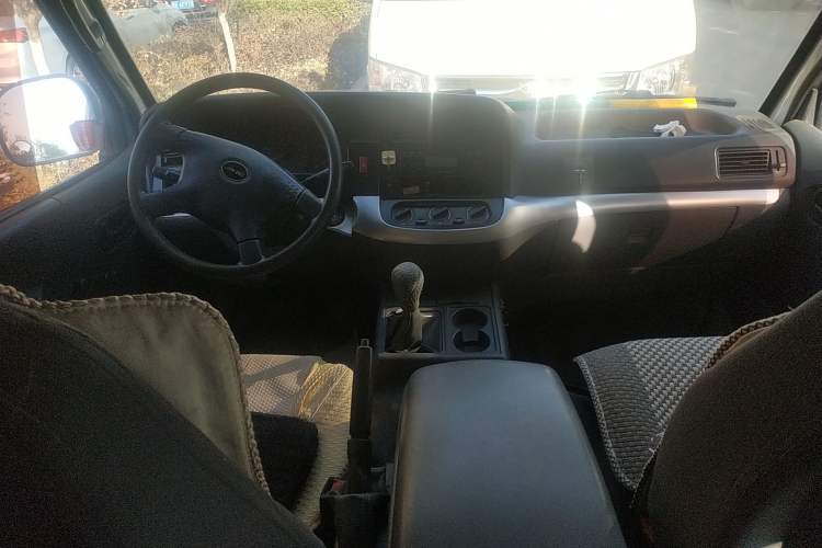 Used Jinbei Hiace 2018 2.0L Fifth-Generation Kuaiyun Standard Version Standard Roof 6 Seats V19S
