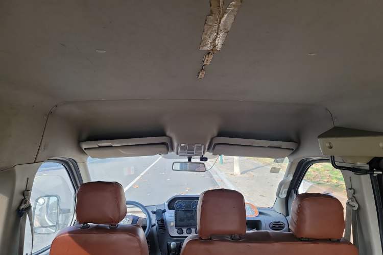 Used SAIC MAXUS  2014 2.5T Aotuntong Short Wheelbase Mid-Roof Model