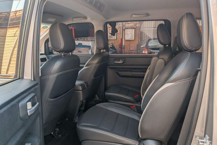 Used Wuling Hongguang PLUS 2019 1.5T Manual Luxury 7-Seater
