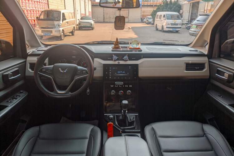 Used Wuling Hongguang PLUS 2019 1.5T Manual Luxury 7-Seater
