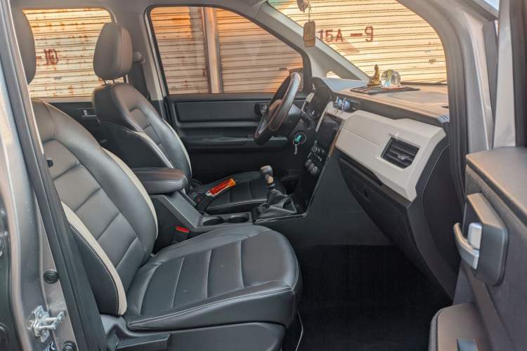 Used Wuling Hongguang PLUS 2019 1.5T Manual Luxury 7-Seater
