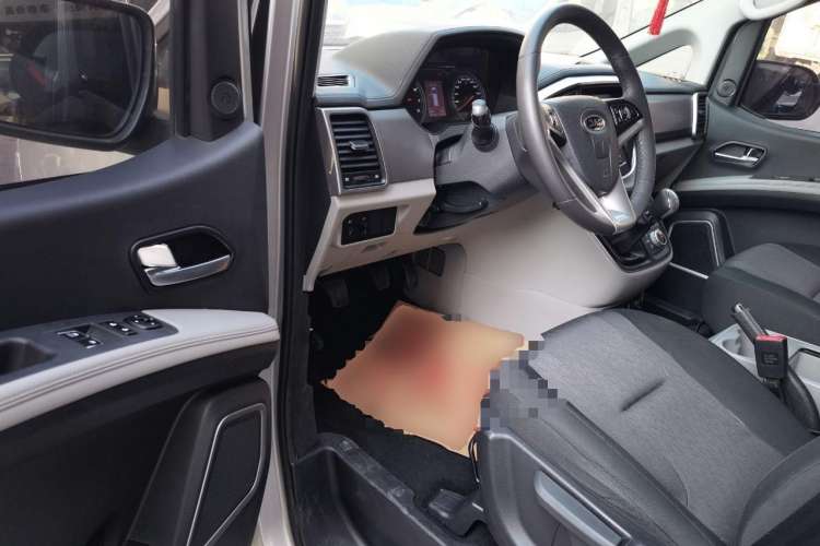 Used JAC Refine M4 2019 Business & Travel Series 2.0L Manual Comfort Model China V Standard