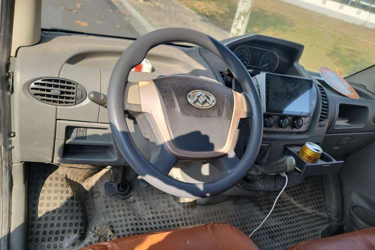 Used SAIC MAXUS  2014 2.5T Aotuntong Short Wheelbase Mid-Roof Model