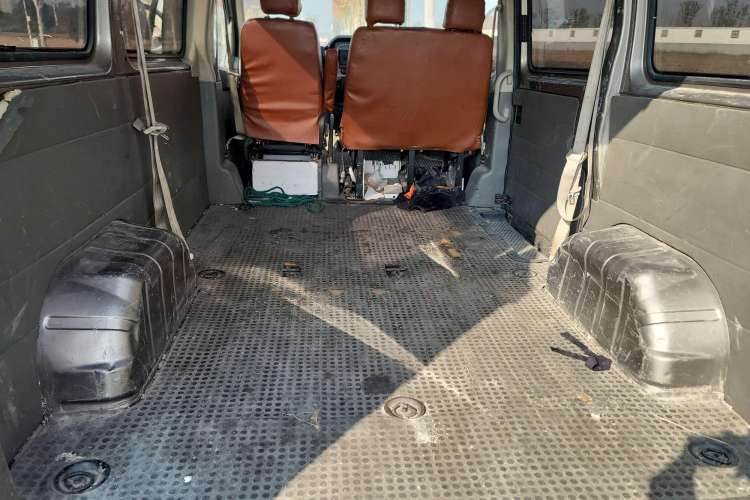 Used SAIC MAXUS  2014 2.5T Aotuntong Short Wheelbase Mid-Roof Model