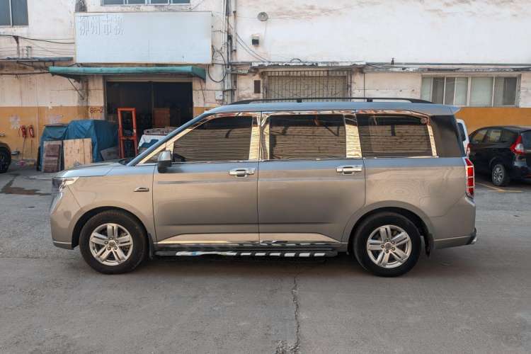 Used Wuling Hongguang PLUS 2019 1.5T Manual Luxury 7-Seater
