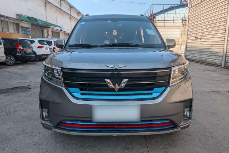 Used Wuling Hongguang PLUS 2019 1.5T Manual Luxury 7-Seater
