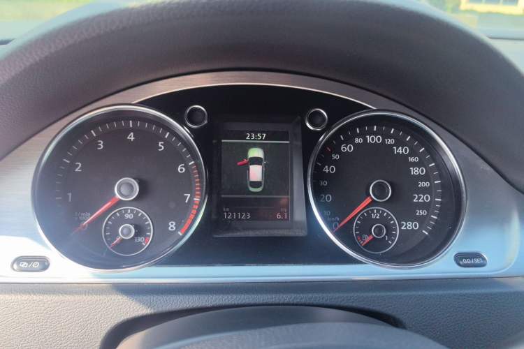 Used Volkswagen CC 2013 1.8TSI Luxury Model Odometer Close Up