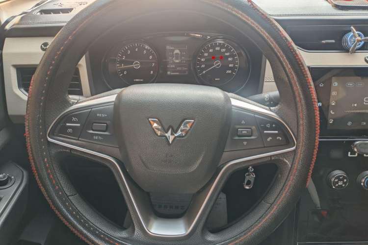 Used Wuling Hongguang PLUS 2019 1.5T Manual Luxury 7-Seater
