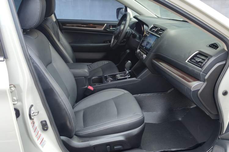 Used Subaru Outback 2017 2.5i Luxury Navigation Edition with EyeSight
