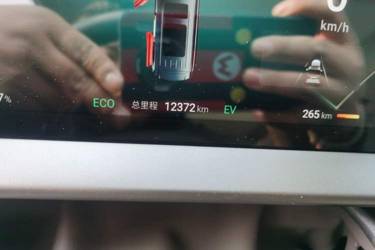 Used Denza D9 2022 DM-i 970 Four-Wheel Drive Flagship Model
