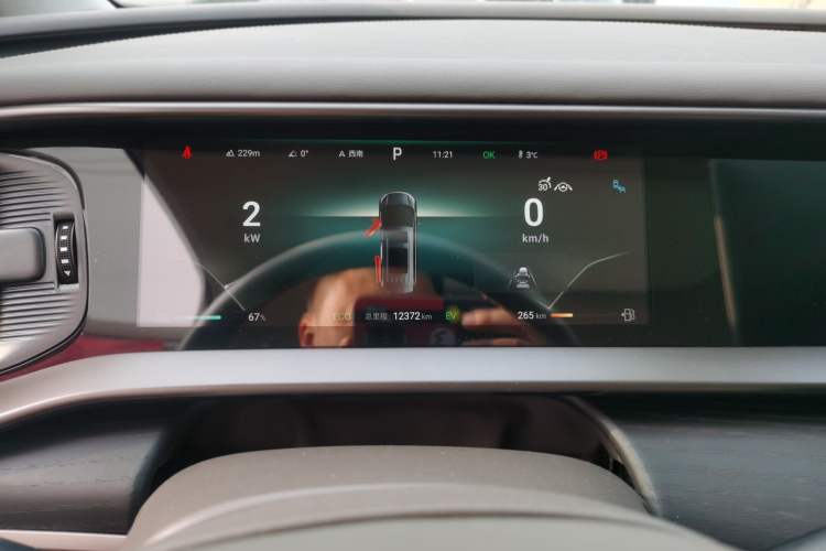 Used Denza D9 2022 DM-i 970 Four-Wheel Drive Flagship Model
