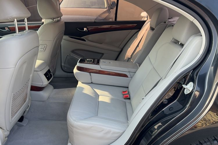 Used Hongqi H7 2013 2.0T Luxury Model