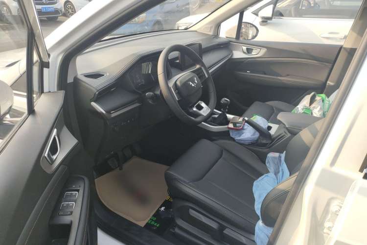 Used Wuling Jiachen 2022 1.5L Manual Comfort Edition
