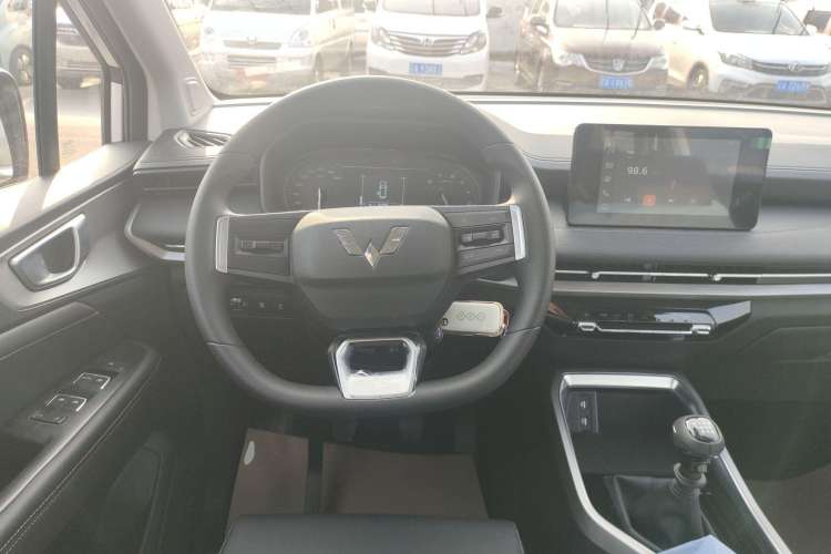Used Wuling Jiachen 2022 1.5L Manual Comfort Edition
