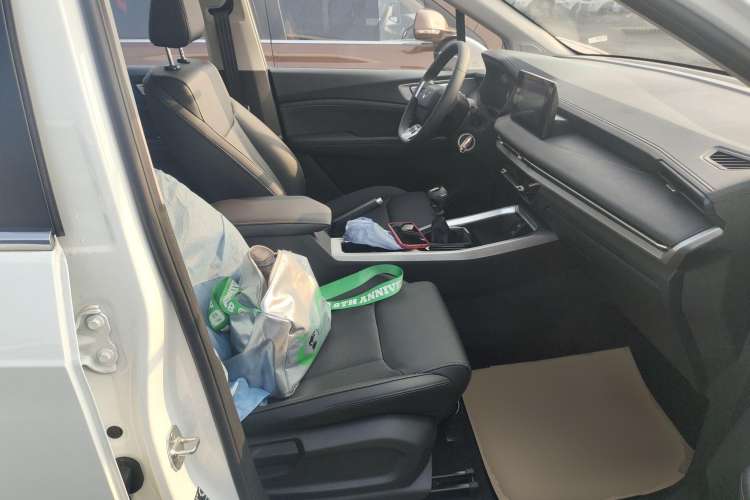 Used Wuling Jiachen 2022 1.5L Manual Comfort Edition
