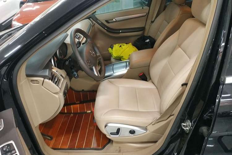 Used Mercedes-Benz R-Class 2011 R 300 L Business Model
