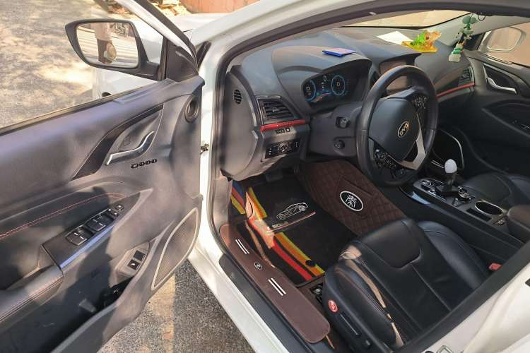 Used BYD Qin 2014 1.5T Flagship Model
