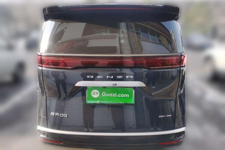 Used Denza D9 2022 DM-i 970 Four-Wheel Drive Flagship Model
