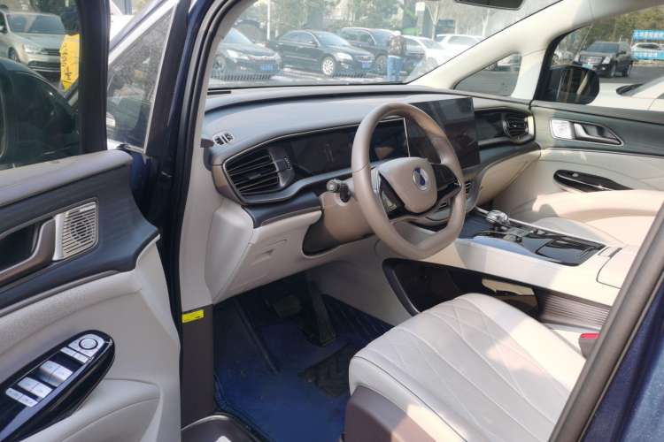 Used Denza D9 2022 DM-i 970 Four-Wheel Drive Flagship Model
