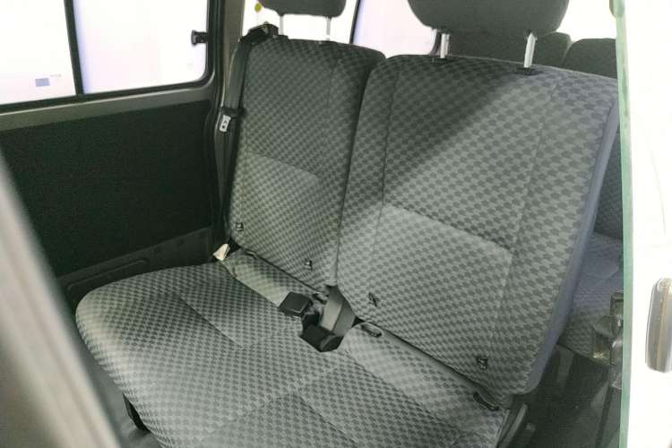 Used Jinbei Express 2020 2.0L Upgraded Version China VI Standard Luxury 9-Seater 1TZS