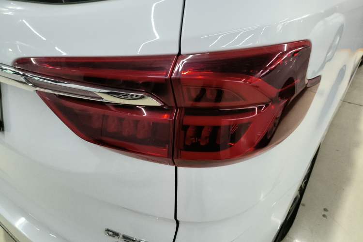 Used SAIC MAXUS G20 2021 Facelifted PLUS 2.0T Diesel Automatic Luxury Edition
