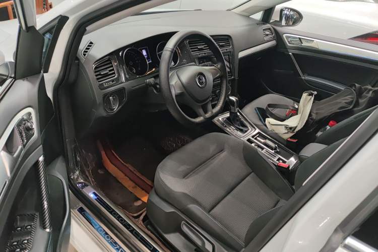 Used Volkswagen Golf Pure Electric 2020 Chari
