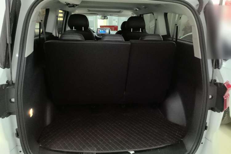 Used SAIC MAXUS G20 2021 Facelifted PLUS 2.0T Diesel Automatic Luxury Edition
