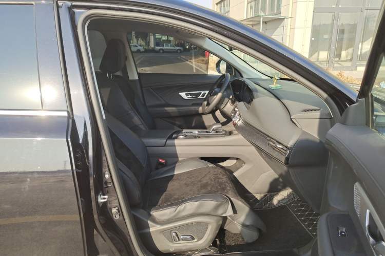 Used Dongfeng Aeolus Huge 2022 Mach Power 1.5T DareDrive Edition · Smart
