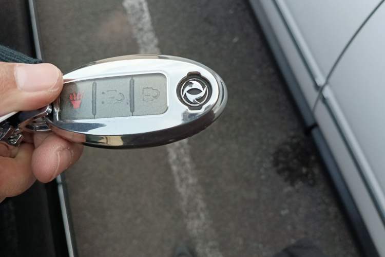 Used Dongfeng Fengdu MX6 2016 2.0L CVT All-Wheel-Drive Versatile Edition
