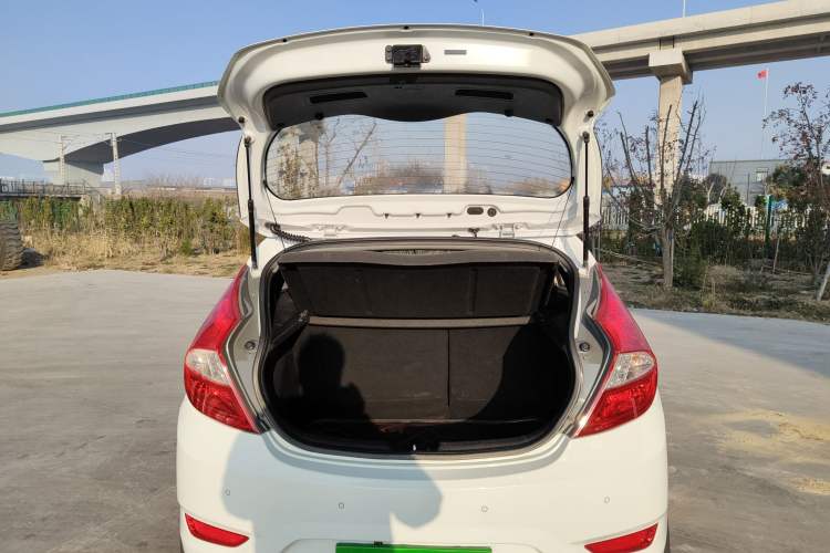 Used Hyundai Verna Ray 2014 1.4L Manual GLX
